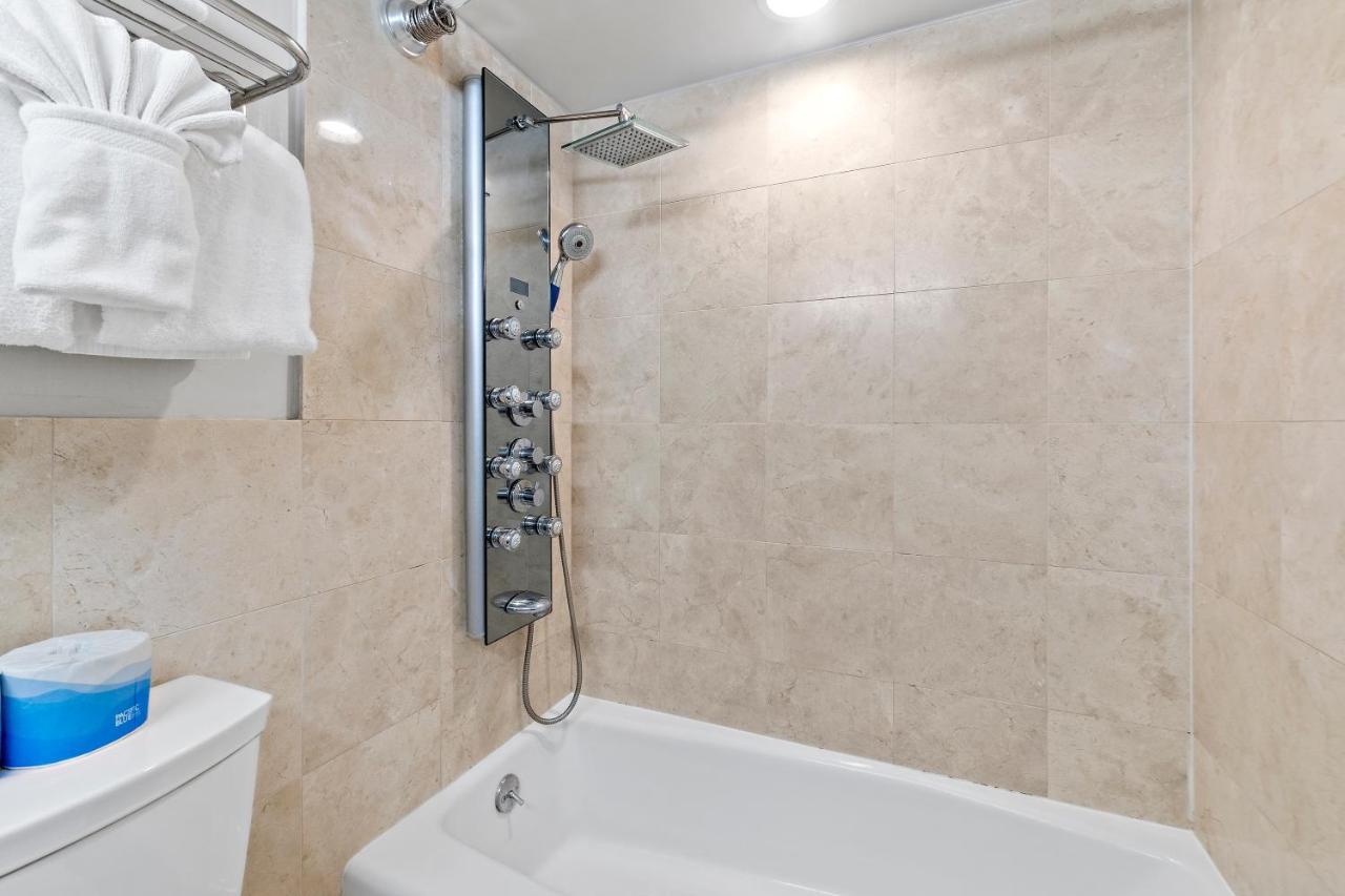 Renovated With City View At Aqua Palms Waikiki هونولولو المظهر الخارجي الصورة